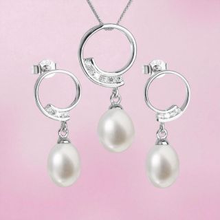 mSperk.sk - Tip na darček č. 164🤩 Perlová súprava z bielych riečnych perál – okrúhle očká #darček #zima #darcek #damske...