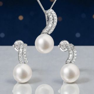 mSperk.sk - Tip na darček č. 165🤩 #darček #zima #darcek #damske #náušnice #leto #doplnky #nausnice #dnesnosim #perly...